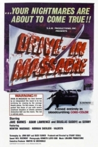 Постер Резня в автомобильном кинотеатре (Drive In Massacre)